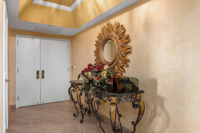 Foto del edificio - 7117 Pelican Bay Blvd