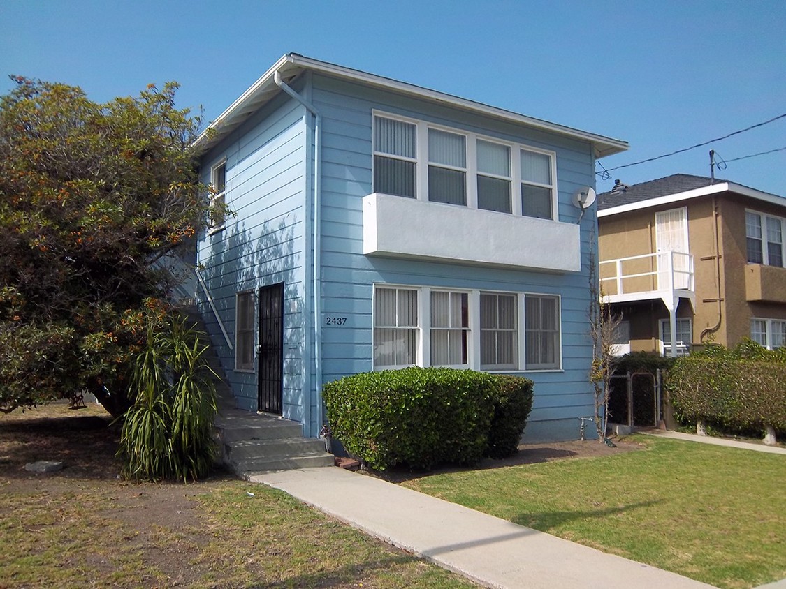 Primary Photo - 2437 S Cabrillo Ave