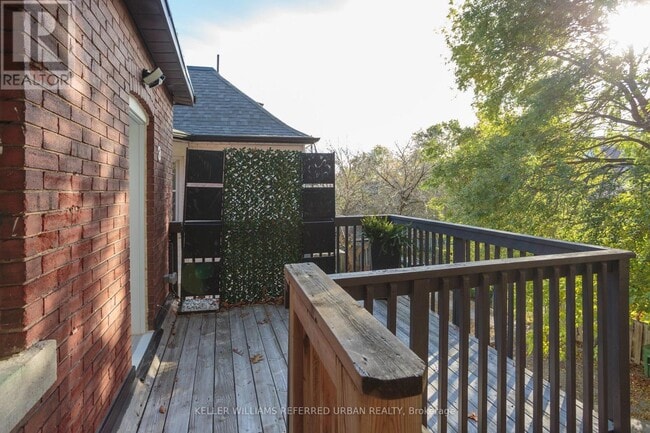 Building Photo - 30 Oak Park Ave