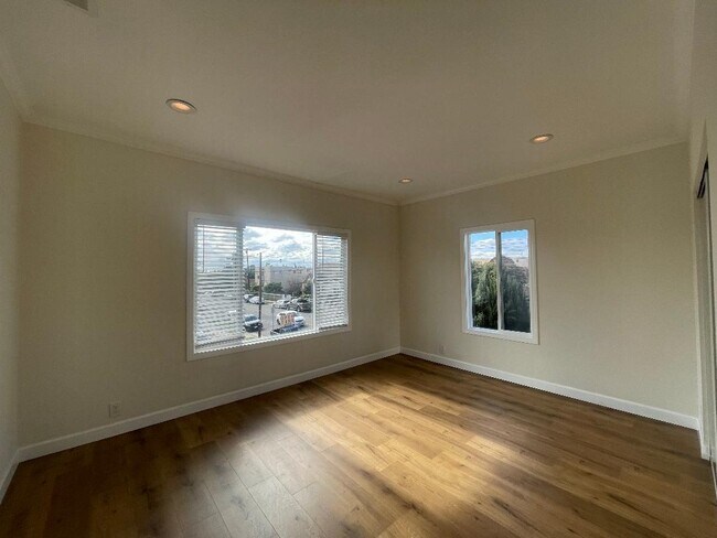 Bedroom Rear - 5072 Fountain Ave