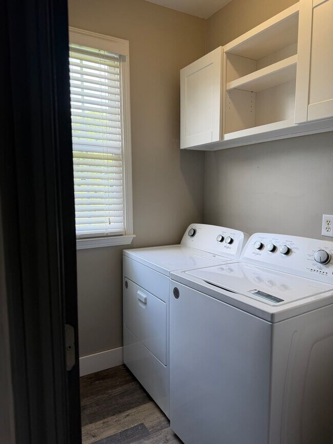 Foto del edificio - 3 Bed 2.5 Bath House in Flowery Branch