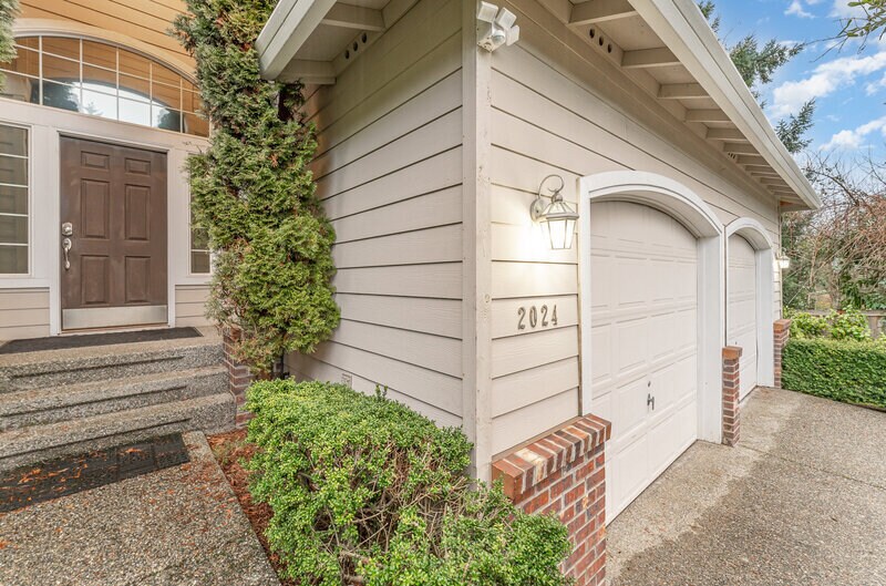 Primary Photo - 2024 N 145th St