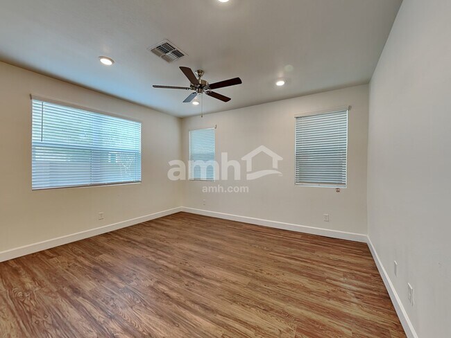 Building Photo - 678 W Laredo Ave