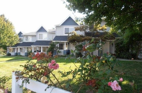 Primary Photo - 2526 Siskiyou Blvd