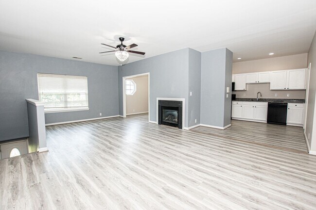 Foto del edificio - Stunning Two Bedroom, Two Bathroom Apartme...