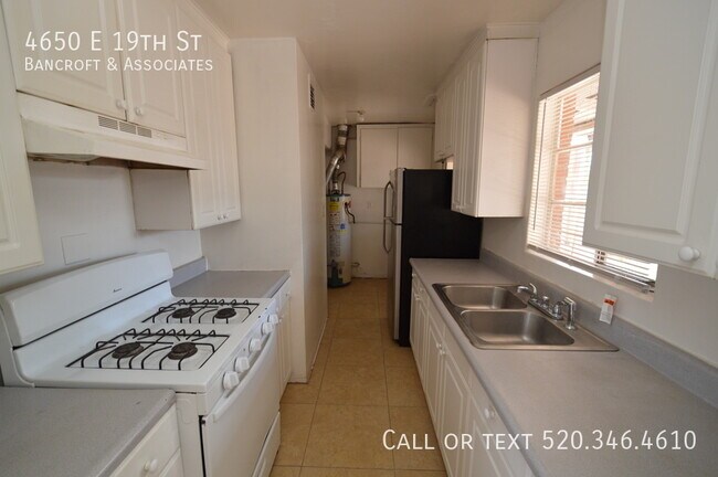 Foto del edificio - Fabulous 3/1 in convenient location!