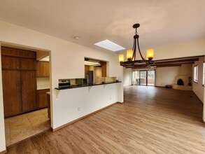 Building Photo - 246 Loma Entrada