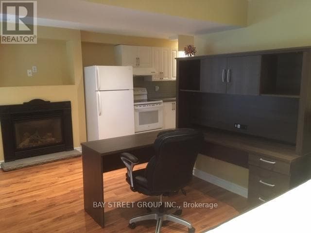 Building Photo - 67 Amberhill Way
