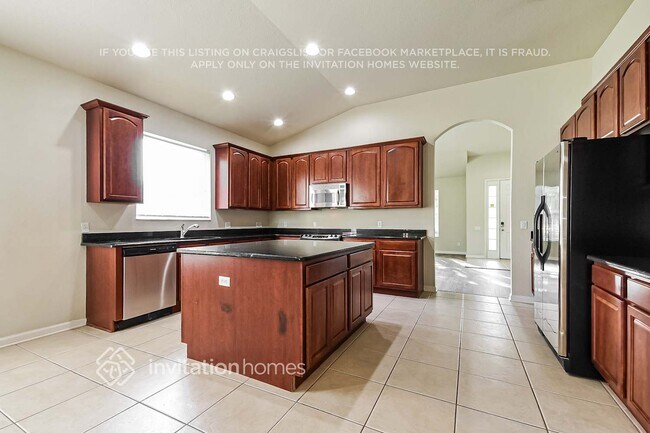 Foto del edificio - 415 Balboa Blvd