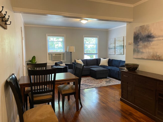 Foto del edificio - 2613 39th St NW