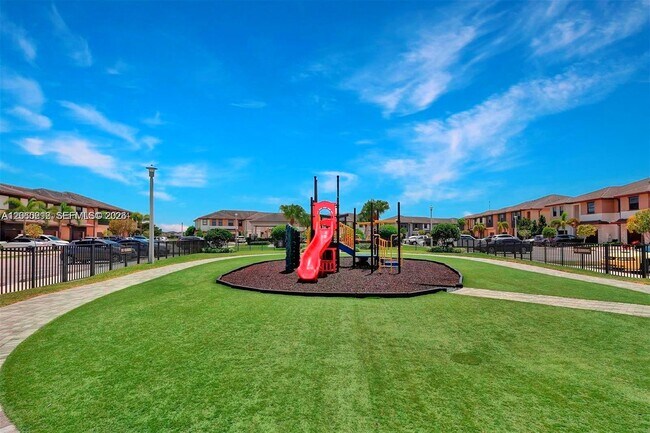 Foto del edificio - 15846 NW 91st Ct