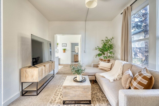 Building Photo - 3029 S Water Ave