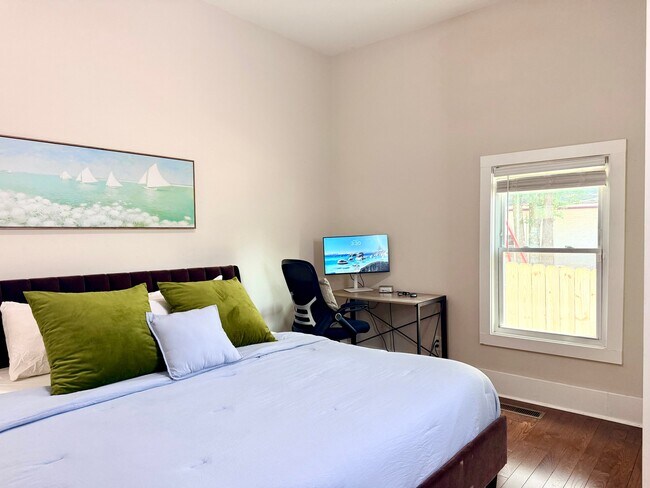Foto del edificio - 906 Metropolitan Pkwy SW