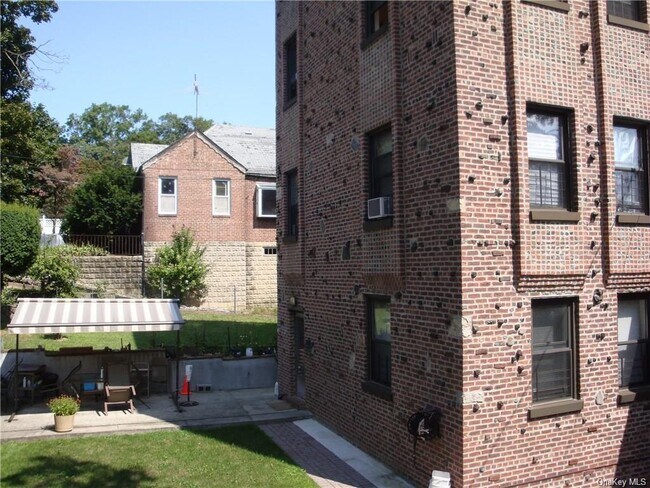 Foto del edificio - 52 New Pl