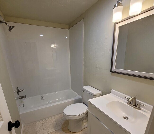 Foto del edificio - 506 N Beard Ave