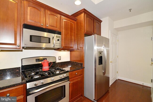 Building Photo - 3555 Huntley Manor Ln