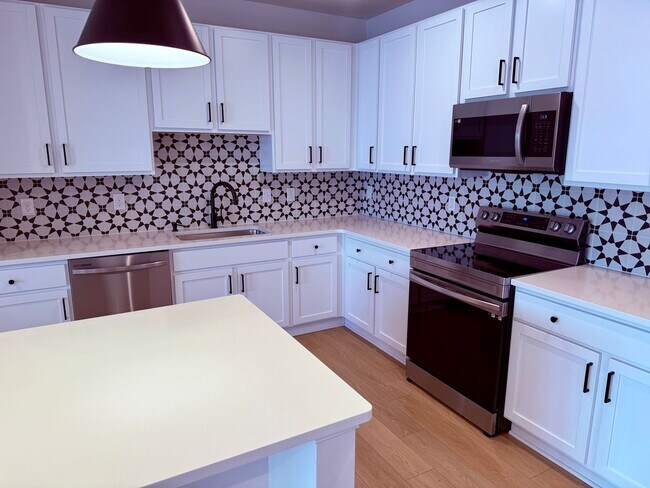 Foto del edificio - 2435 Ownby Ln