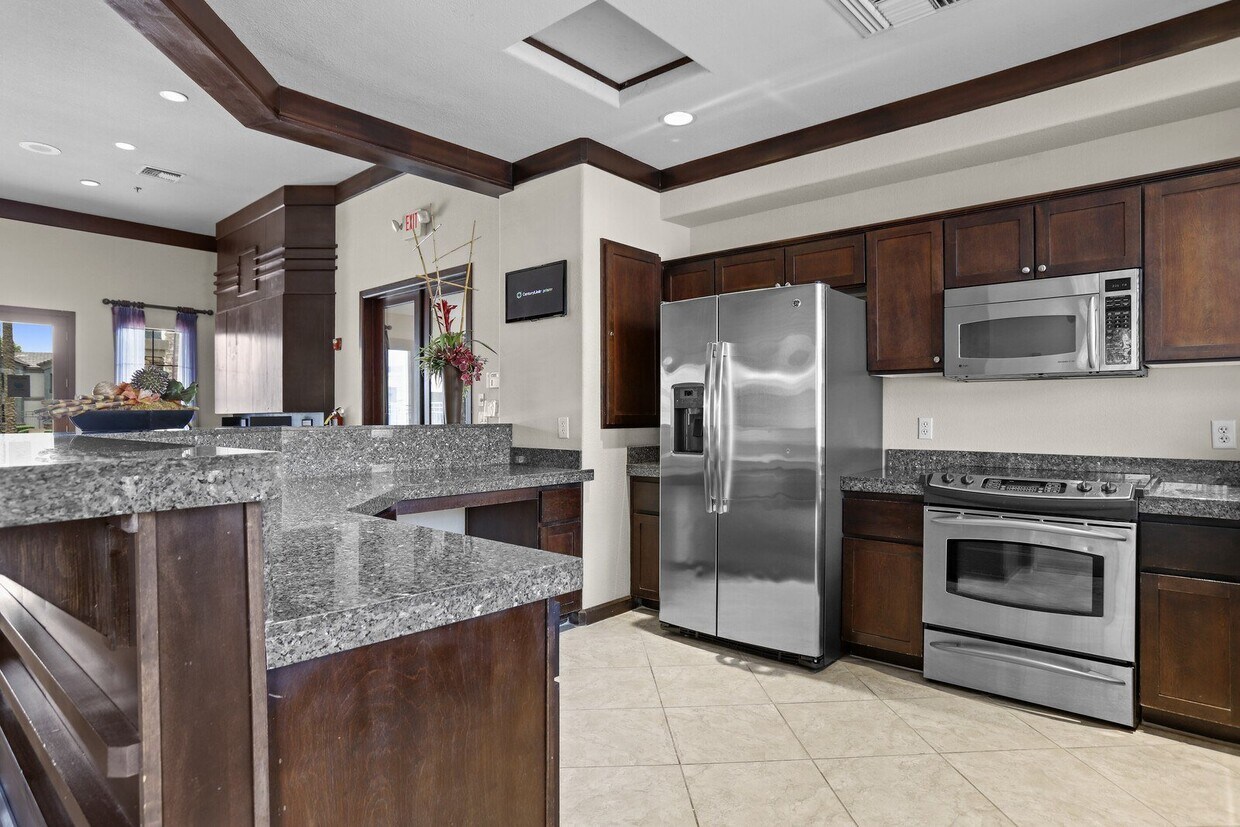 Adiamo Palm Valley 2100 N 145th Ave Goodyear, AZ Apartments for