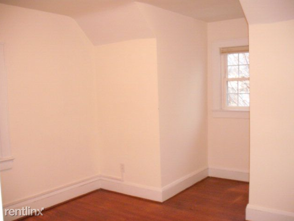 Building Photo - 4 br, 1 bath House - 150 Main Street