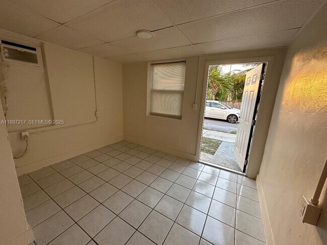 Foto del edificio - 1956 Lincoln St