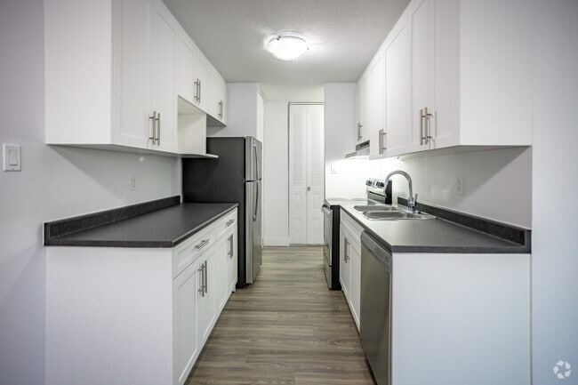 Interior Photo - Riverside Towers