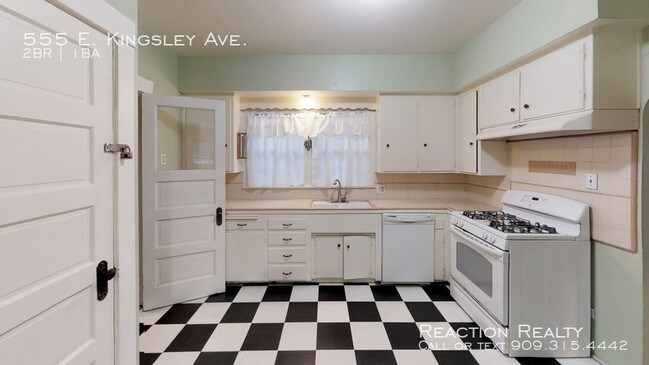 Building Photo - 555 E Kingsley Ave