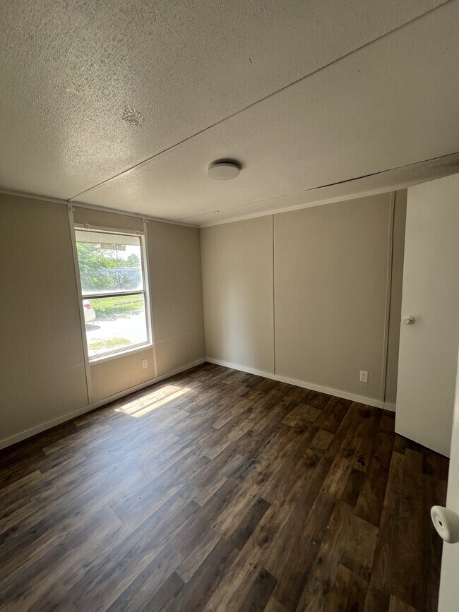 Foto del edificio - 129 Allison Ln