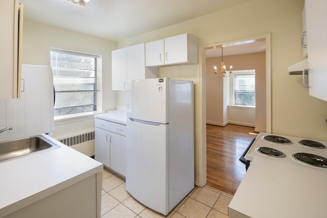 Interior Photo - Wyndon