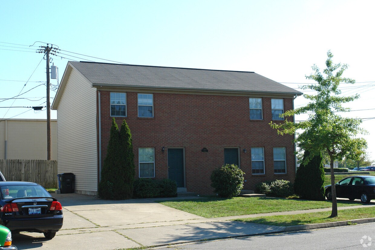 Building Photo - 2899 Gribbin Dr