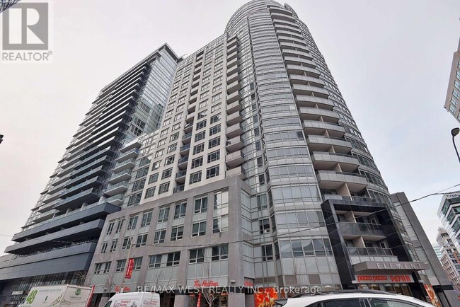 Building Photo - 352 Front St W