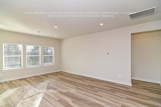 Foto del edificio - 1195 Bluffton Cir