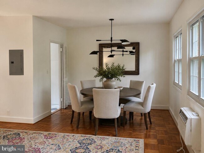 Foto del edificio - 3623 Greenway Pl