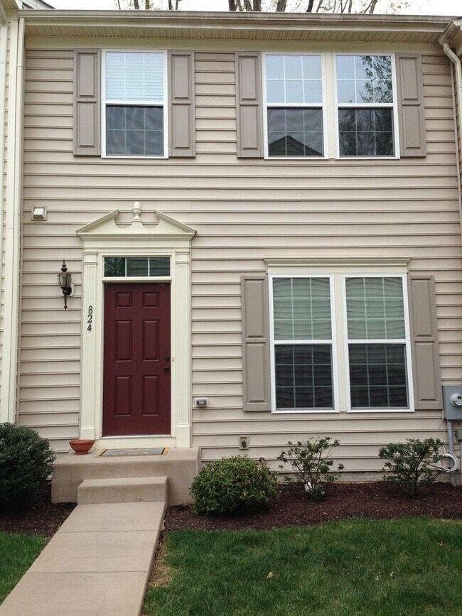 Foto del edificio - 824 Rockcreek Rd