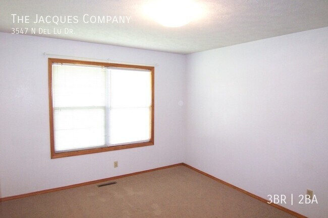 Foto del edificio - Very Nice 3 Bedroom 2 Bath on North Side