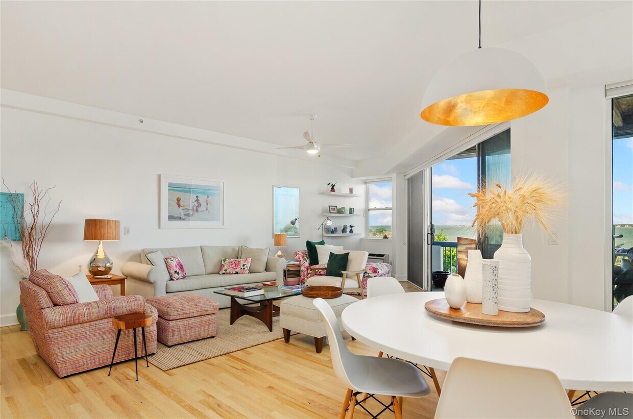 Primary Photo - 260 Dune Rd