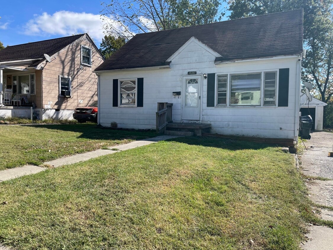 Foto principal - 826 Carneal Rd