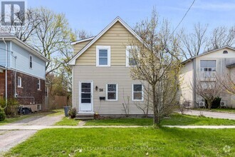 Building Photo - 26 Dacotah St