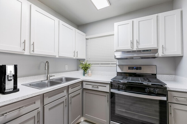 Sun Plaza apartments — community photo - Sun Plaza