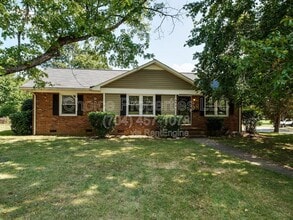 Building Photo - 6827 Woodstream Dr