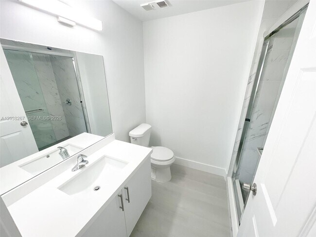Building Photo - 2421 NW 96th Terrace
