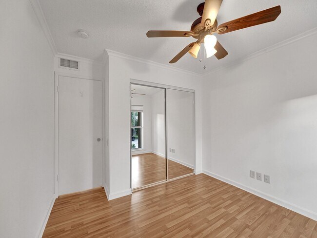 Foto del edificio - Beautiful 2 bedroom 2 bath Condo