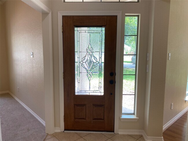 Building Photo - 6018 Sugar Bush Dr