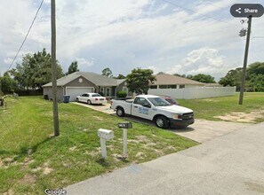 Building Photo - 14024 Higgins St