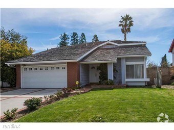 Foto principal - 20640 Mayall St