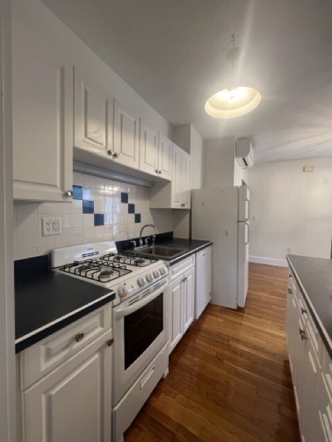 Building Photo - 5 Chester St