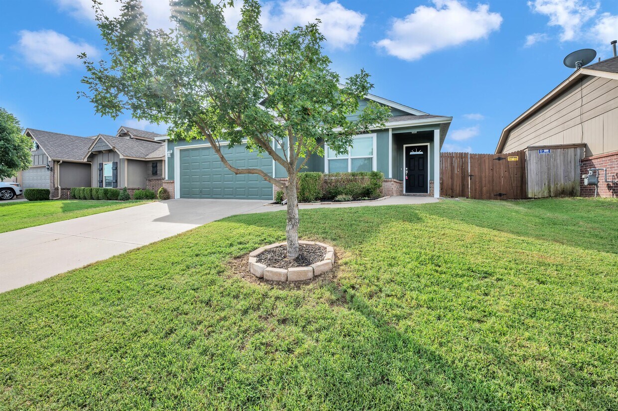 Foto principal - 3912 W 104th Ct S