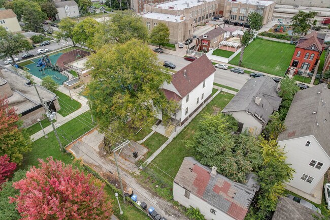 Building Photo - 5720 S Princeton Ave