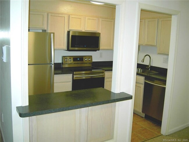 Building Photo - 30 Stony Brook Dr