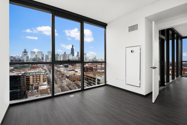 Photo - 1356 W Randolph St Apartment