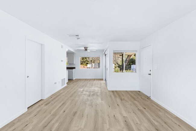 Foto del edificio - Move in Special $500 Deposit and Two Month...
